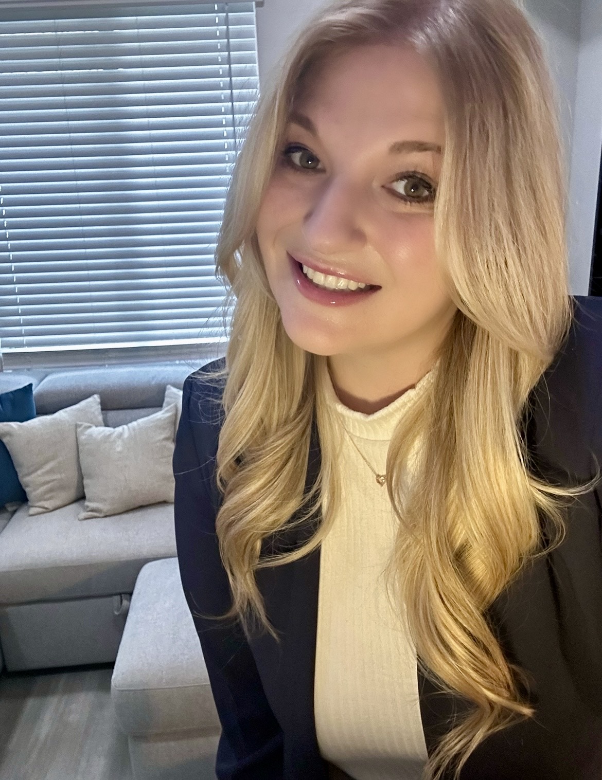 Carly Poynter, Psy.D., Postdoctoral Fellow and Registered Psychological Associate at Eating Disorder Therapy LA (image of Carly with long blonde hair and dressed in business jacket]